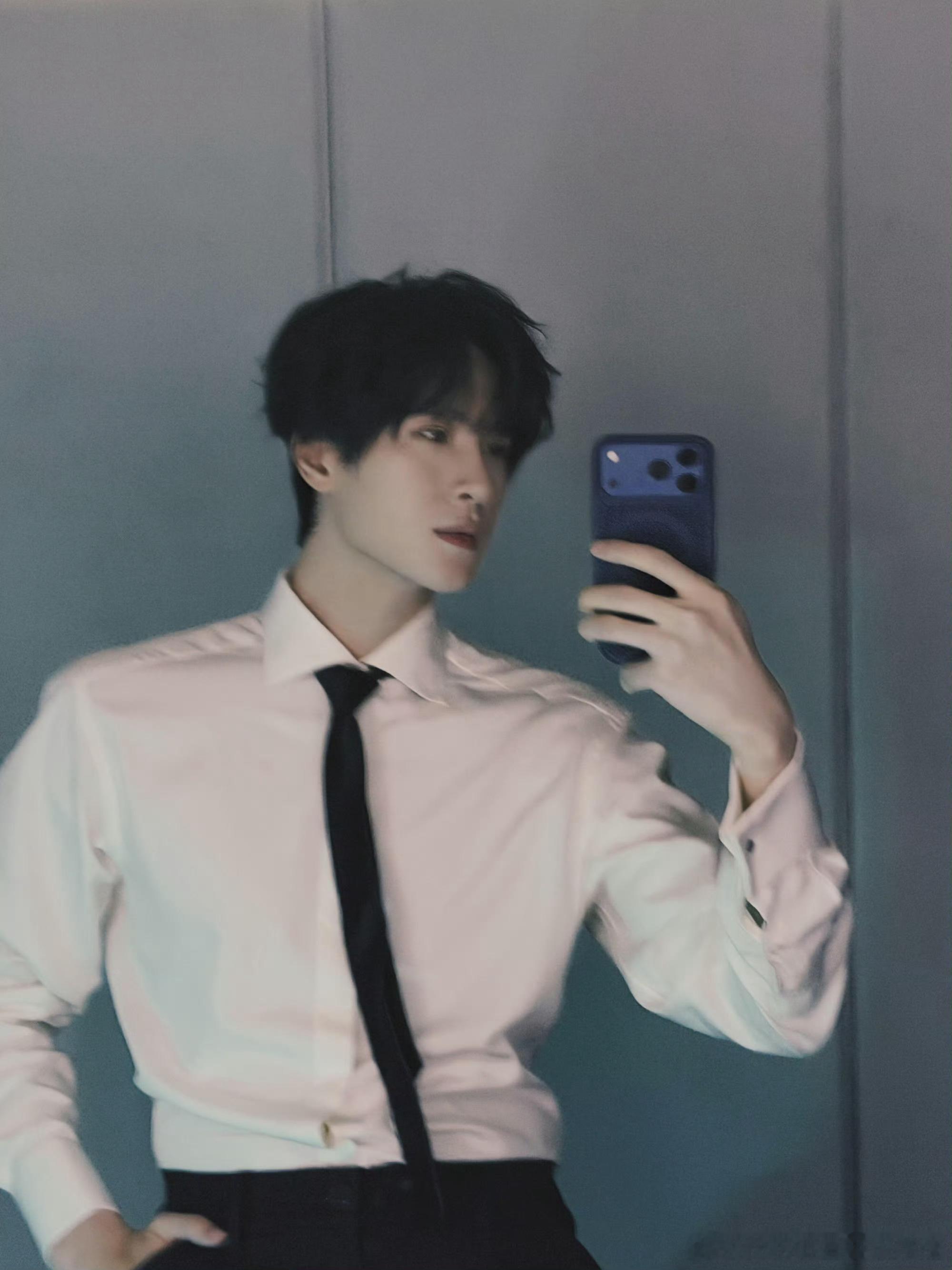 展轩对镜自拍营业 