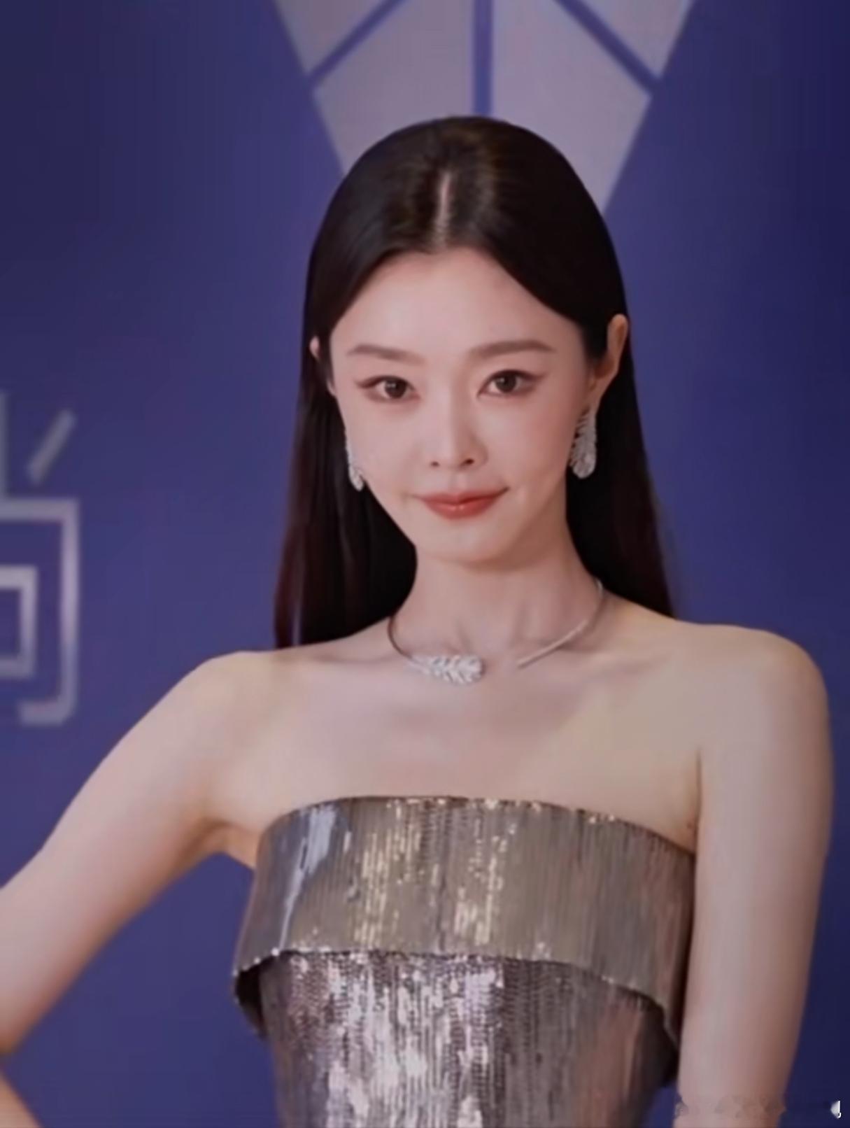 时尚之夜明星红毯生图🈶，感觉这次关晓彤造型真的很好看了，大家状态都好好关晓彤、