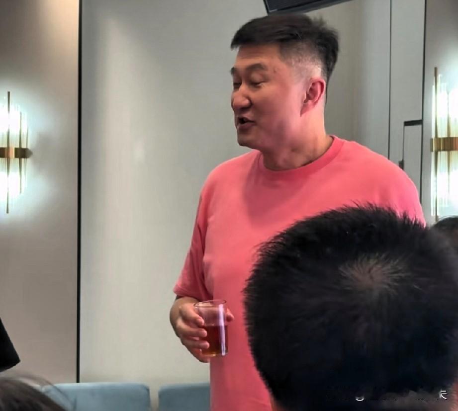 广东宏远虽然被淘汰，球队下赛季却迎来四大利好，依旧能冲四强。
一、奎因和萨姆纳下