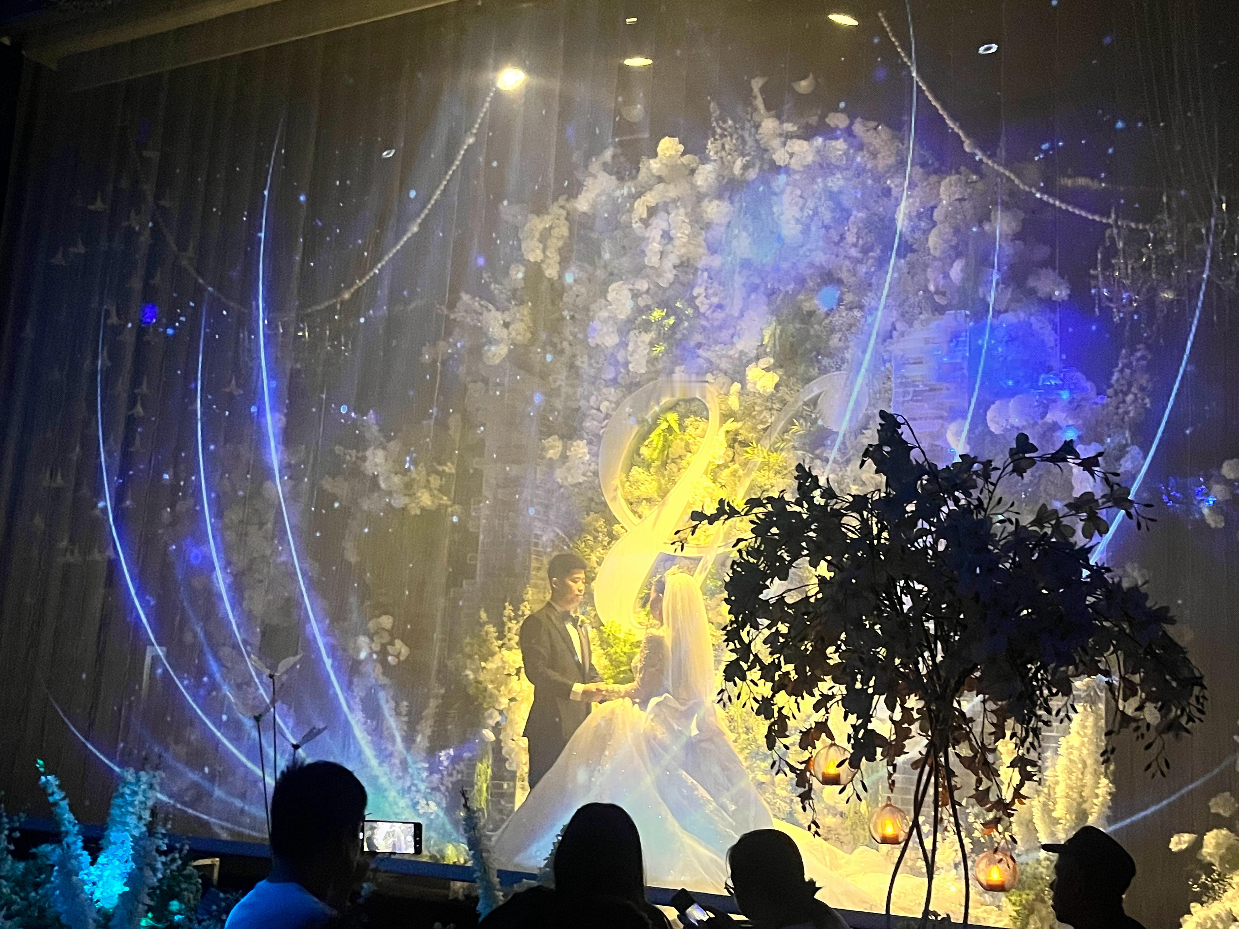 C罗向乔治娜求婚成功今天也来参加网球人的婚礼，祝福！ ​​​