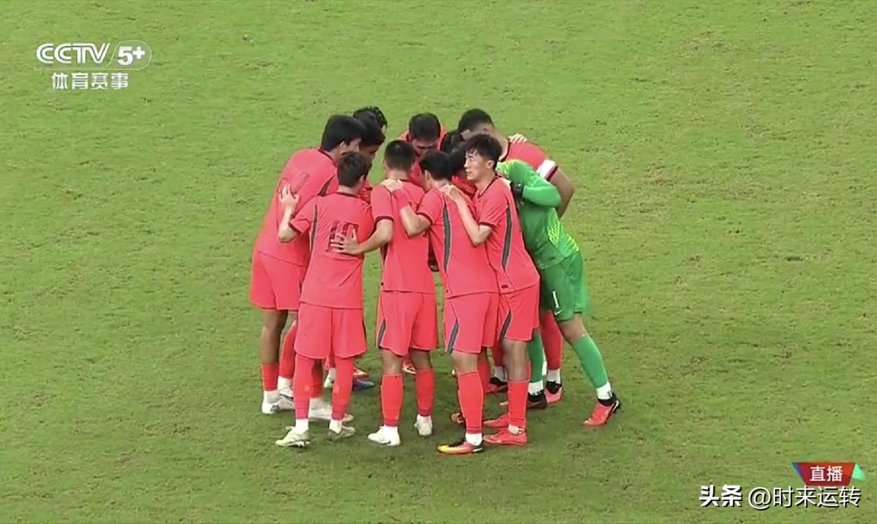今天看到比赛失利的多。
女曲1比0不敌印度队。
男排2比3不敌日本人。
男足更是