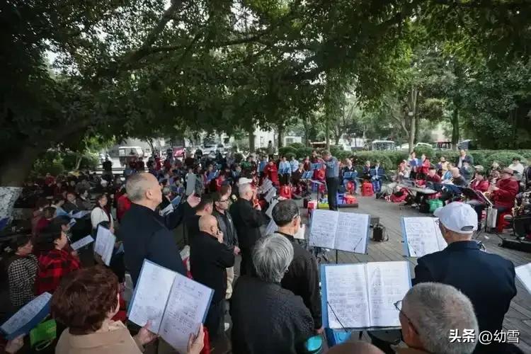 退休之后应做些什么呢？

咱们具体说说，

您会找到心中的那份答案。

一、 发