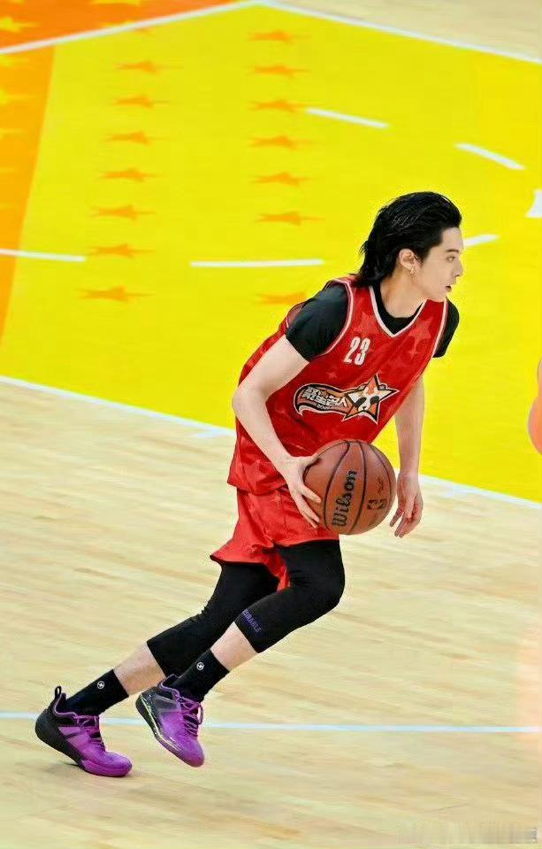 王鹤棣第三次打卡NBA全明星王鹤棣NBA全明星体验官 王鹤棣解锁了第三次打卡NB