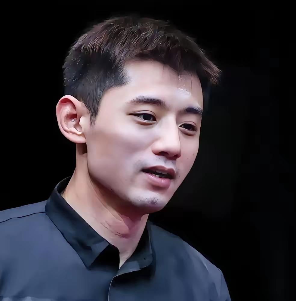 张继科是真的后悔了。
曾经手握无数冠军荣耀，却因性格与风波跌落，无缘荧幕与商业代