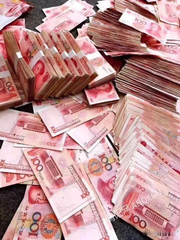 赚钱的三层逻辑，你属于哪一层？
底层：靠“交换”赚钱；
中层：靠“收租”赚钱；