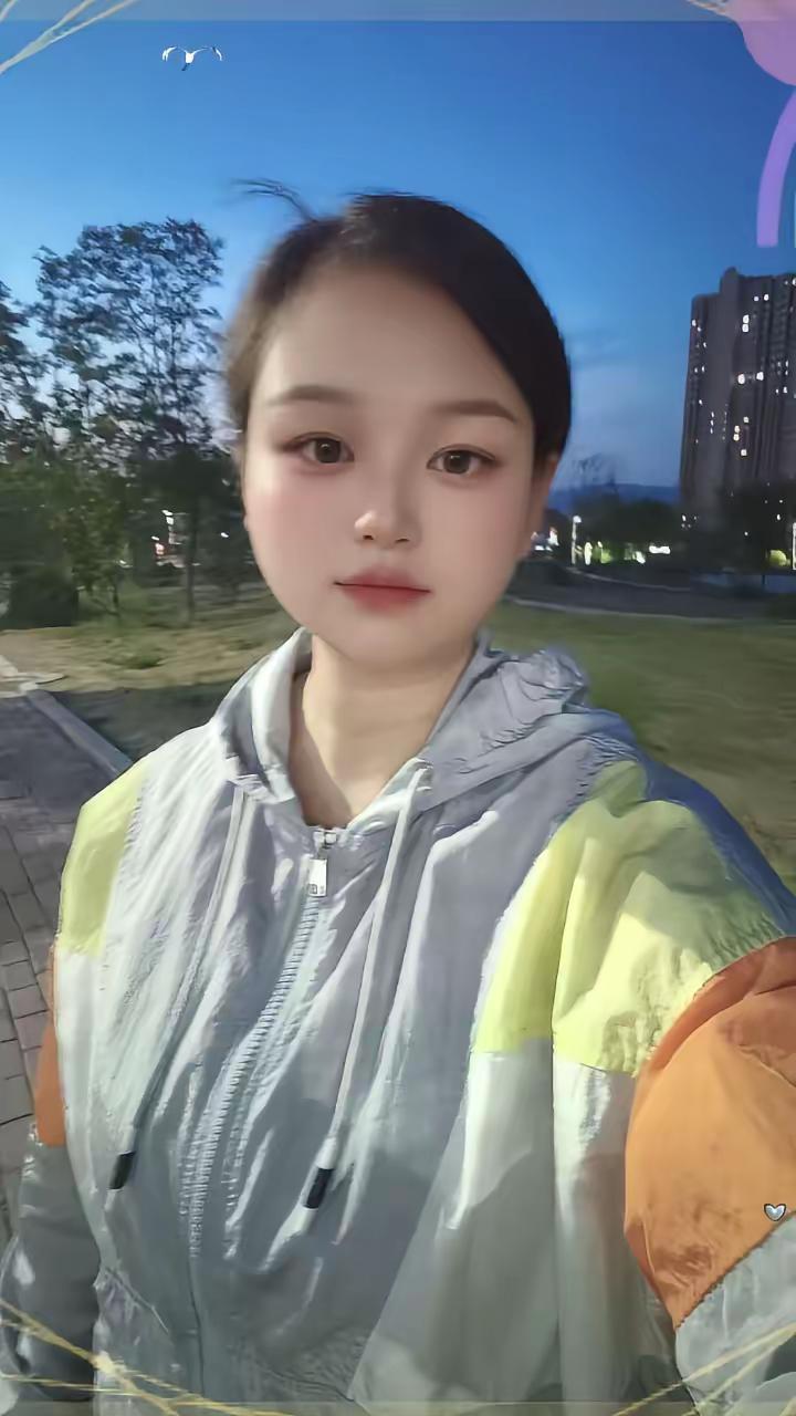 时隔多年再听丁香花。是歌变了，还是我们变了?”一开口勾起满满的回忆!老歌的魅力