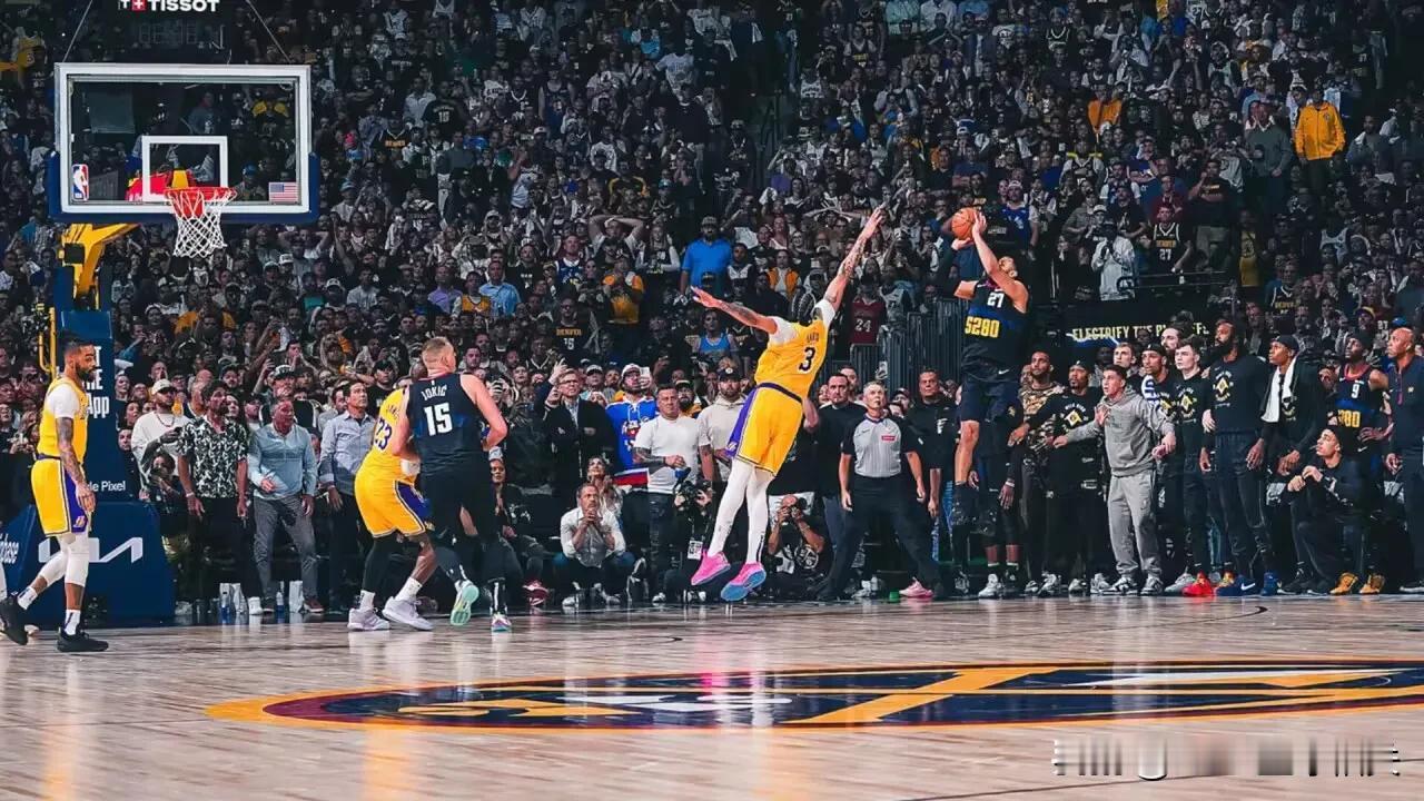 NBA赛场之穆雷0秒绝杀，掘金大比分2:0！
  又是一场超级大逆转，不过这次可
