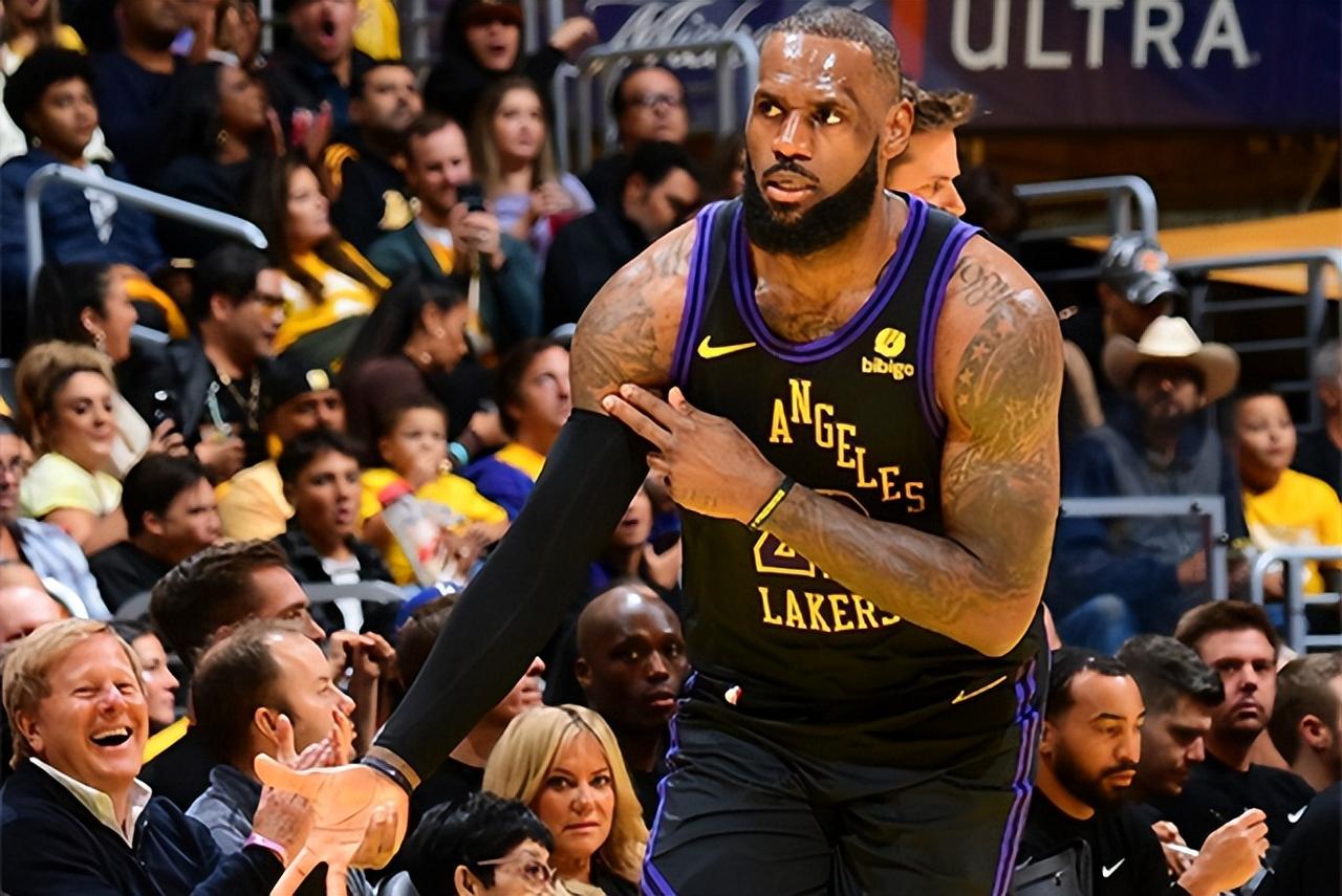 集体入红榜！詹姆斯迎里程碑、浓眉无解，湖人131-99轻取爵士
湖人131-99