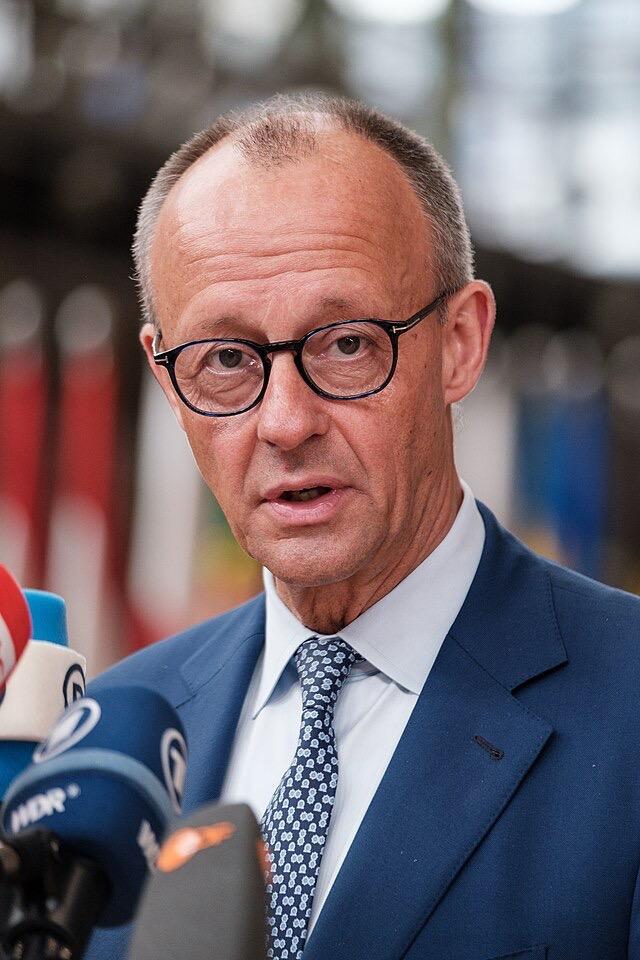 最荒唐的借口！默茨一句“民主的光辉”，戳穿西方政客的双标真相
 
“没有人威胁俄