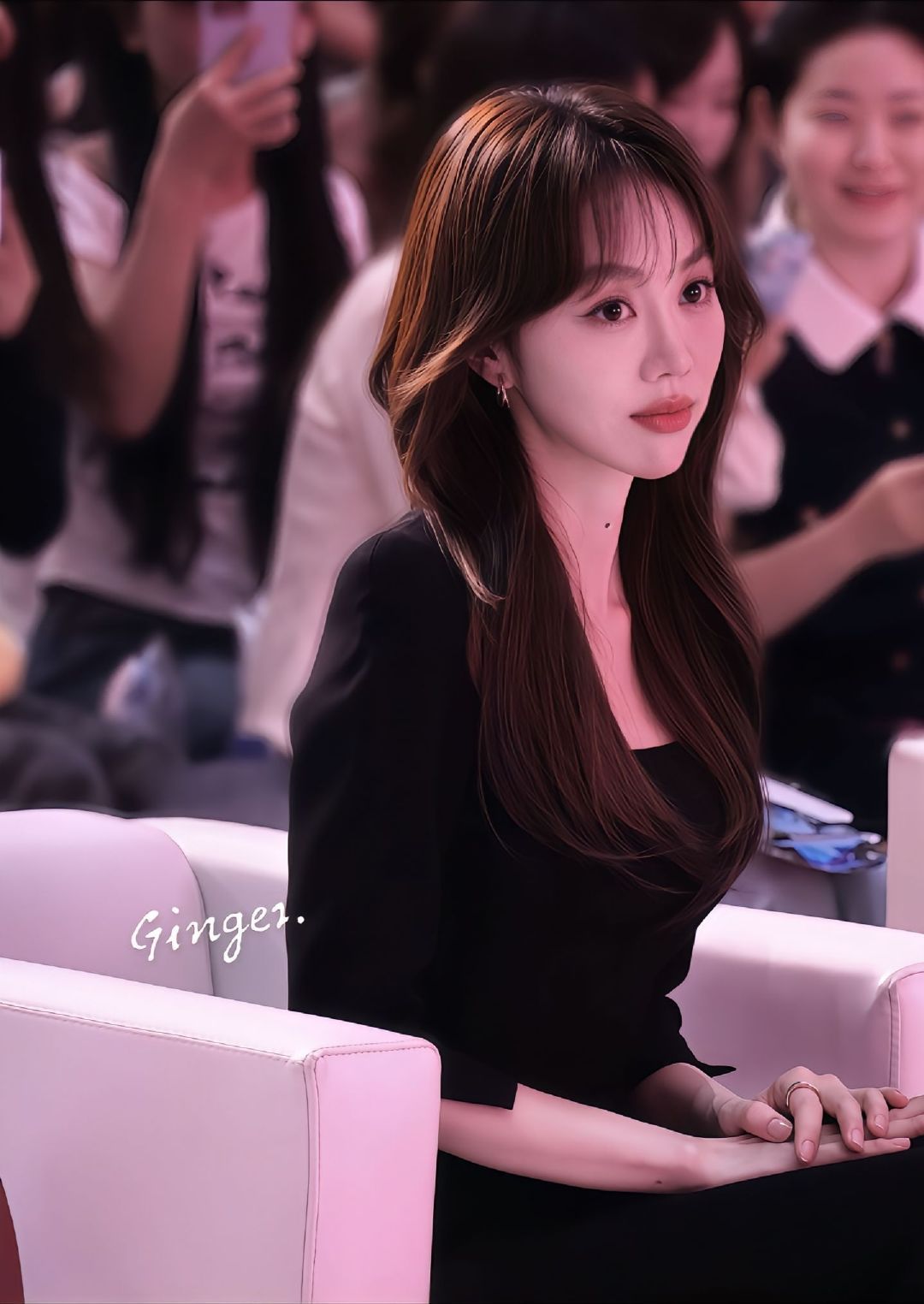 姜妍做饭是有什么KPI吗姜妍身上有种说不出来的气质，内娱还没有和她类似的，好神奇