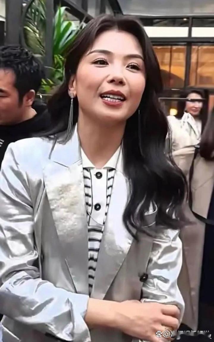 刘涛的素颜照曝光了，真是让人大跌眼镜，以前的照片是不是都P过啊 ​​​