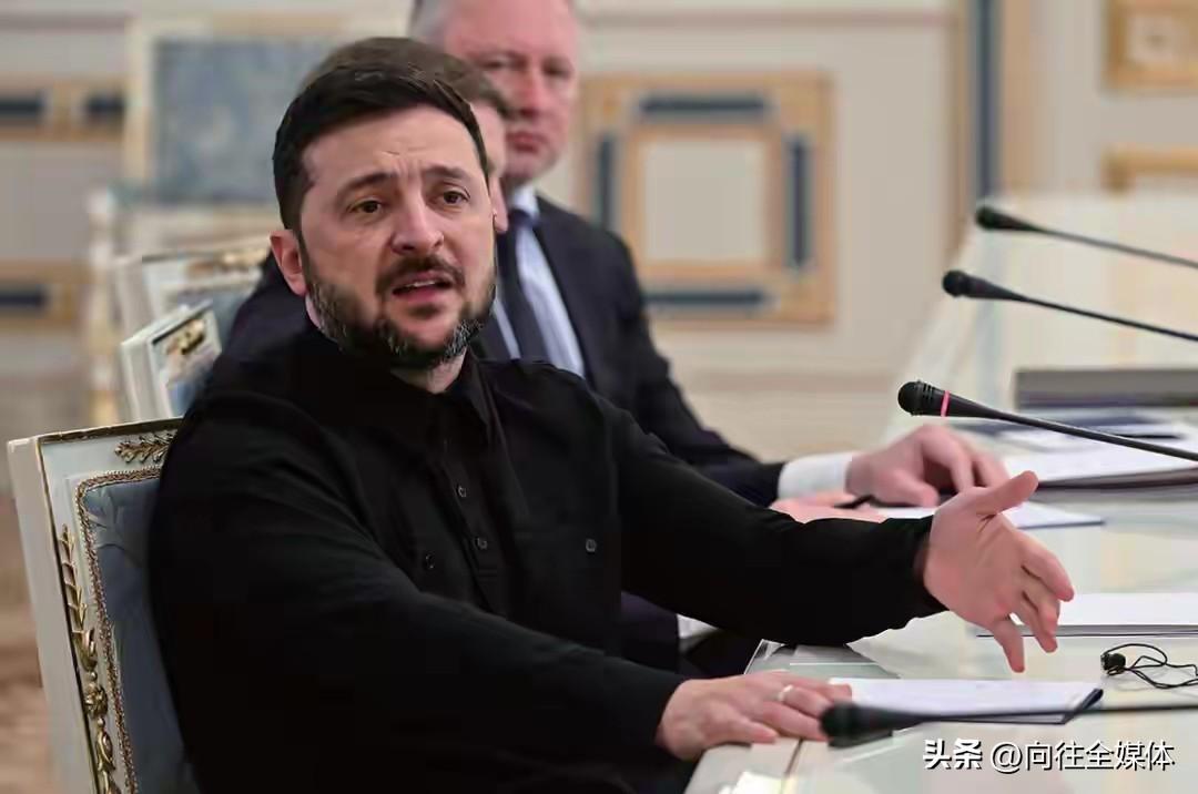 撑不住了！泽连斯基急喊复活节停火，俄军猛攻、特朗普直接划清界限
 
当地时间3月