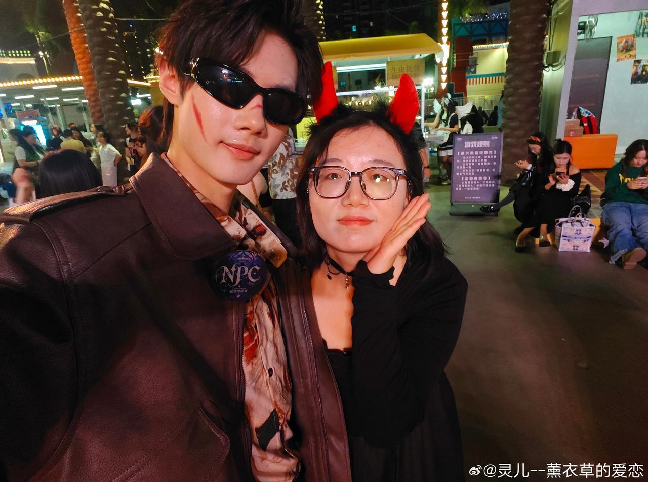 ྀི頻繁地記錄著因為覺得生活值得
深圳欢乐谷的npc质量很高，全部都超级帅😎 