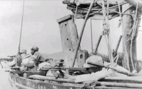 1949年10月，金门战役爆发。由于缺乏渡海作战经验，加上轻敌思想，导致战役失利