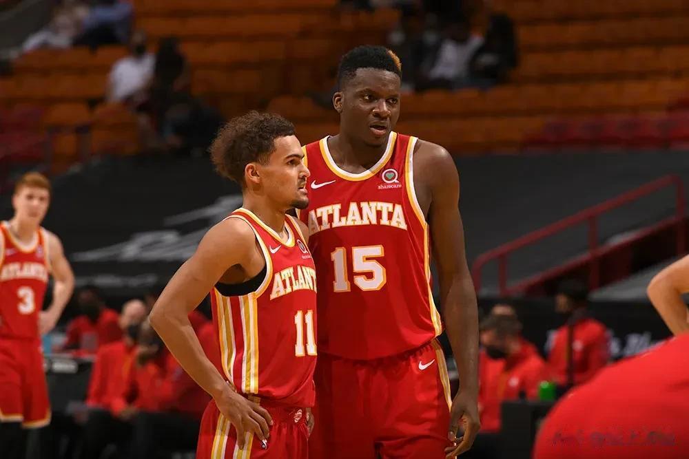 盘点新赛季NBA各球队阵容深度之亚特兰大老鹰
控卫：特雷-杨、米尔斯

分卫：默