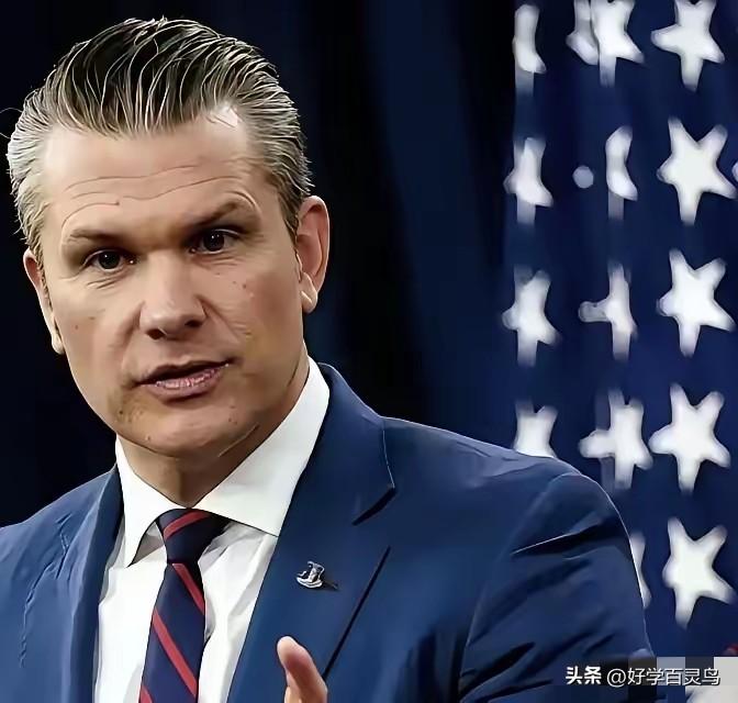 美军扔下了一枚13.6吨的超级钻地弹。
花了24亿美元造的隐形轰炸机运来的。
他