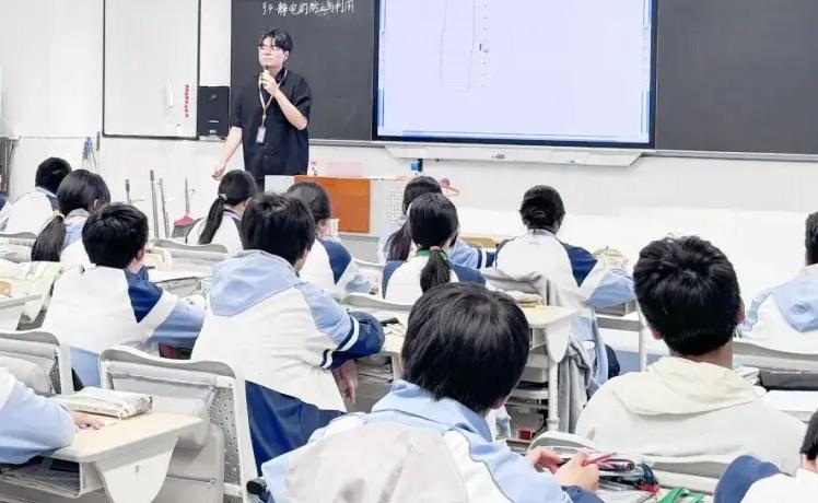 高中阶段，想要走上坡路，就要做到下面这几点！

1、能在学校完成的任务，绝不带回