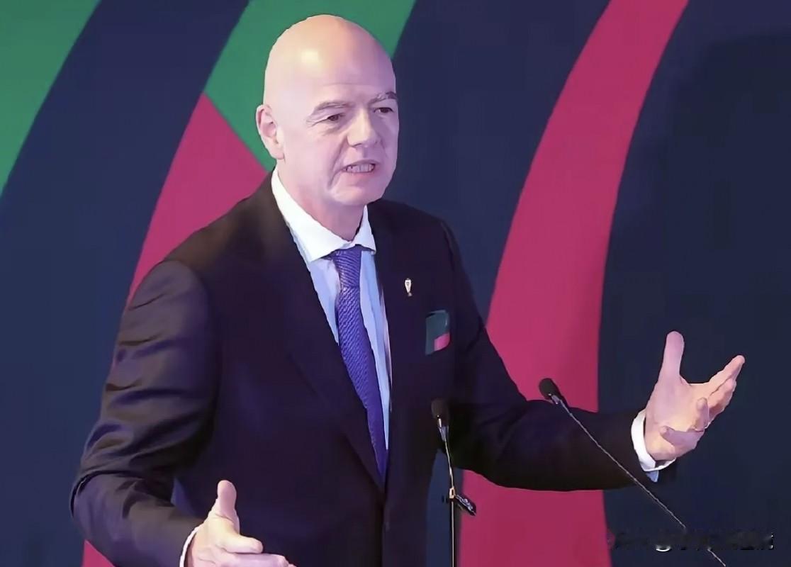 国际足联主席这回尴尬了！
  世界杯再过两天就开幕了，结果出了个天大的笑话——伊