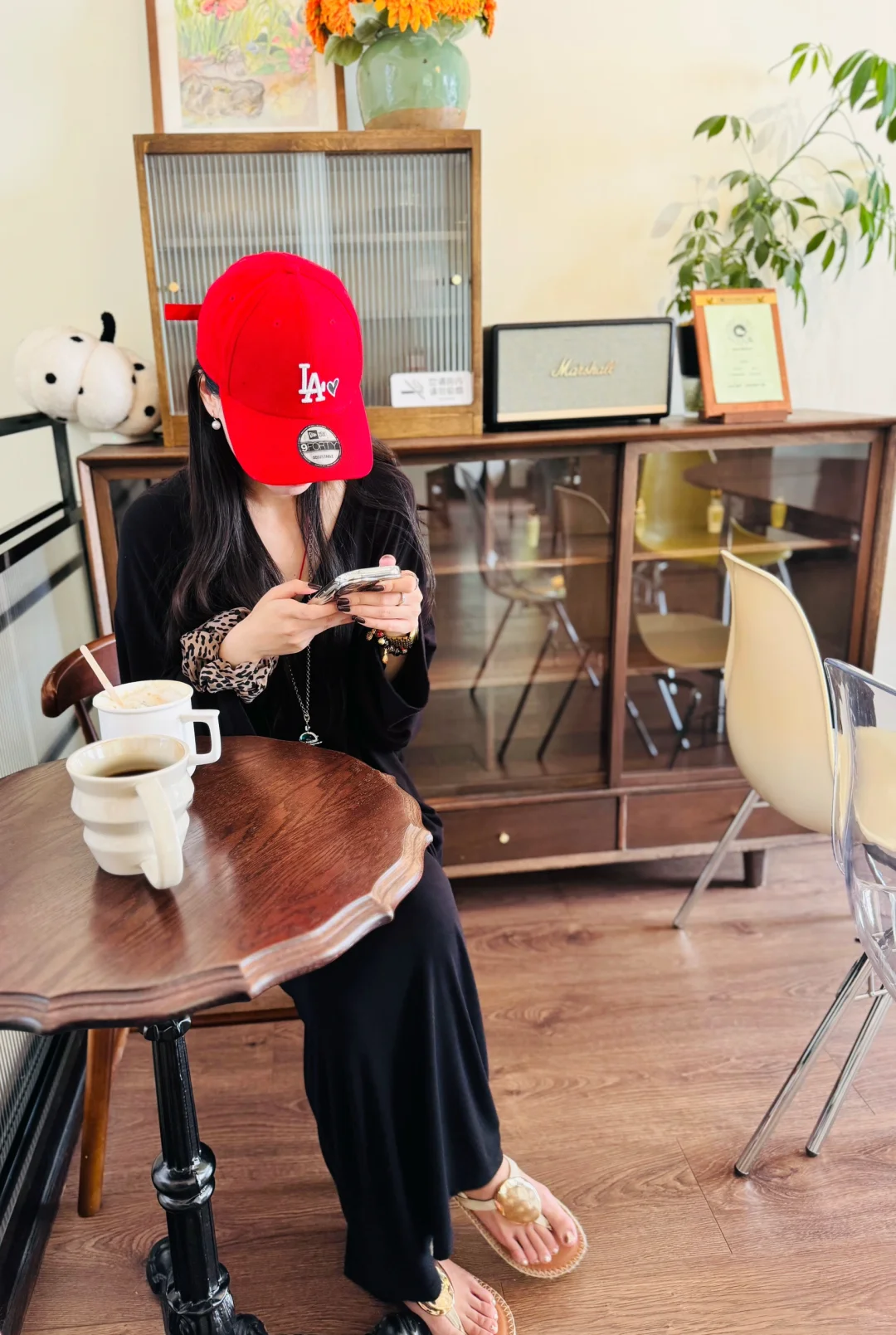 南京咖啡馆探店 | 不露脸纸片人氛围感穿搭