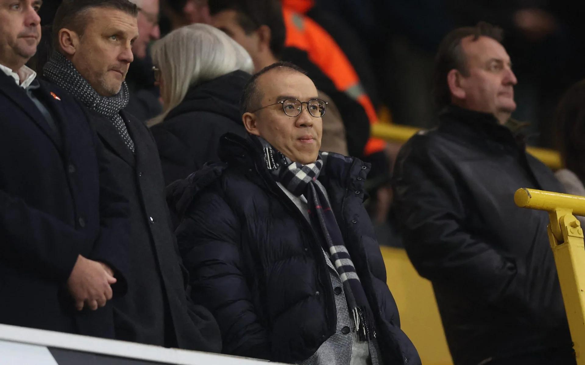 狼队 联赛9连败，各项赛事10连败，狼队球迷怒骂中资老板复星集团。这时候必须找出