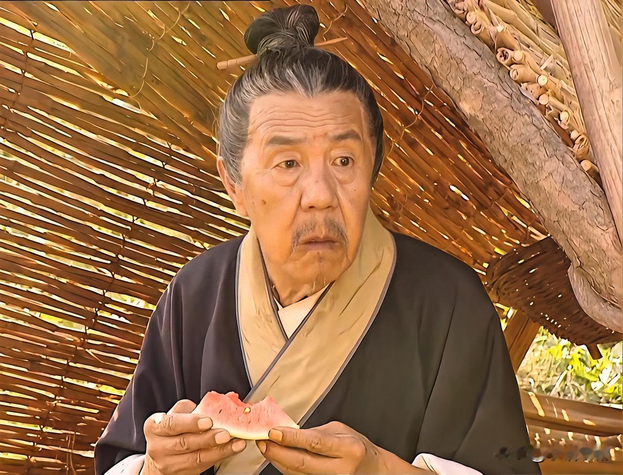 李老汉，也叫李老头，是一名普通的乡下老农，居住在七绝山附近的驼罗庄中，他白发白须