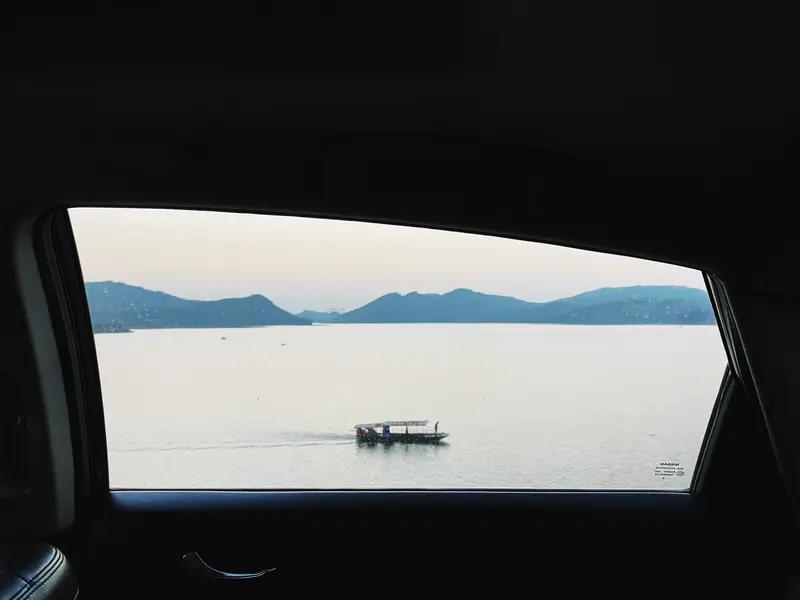 2700万粉丝的顶流网红“湖远行”，带货居然纯赔钱，这事儿真挺让人意外。他一手创