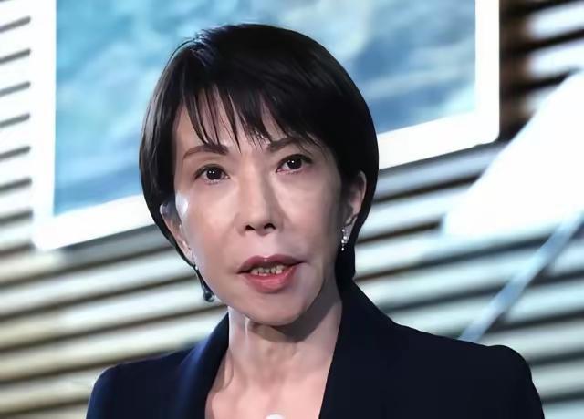 日本这回真乱套了！一场7.7级大地震，直接把高市早苗政府的遮羞布撕得粉碎。右翼散