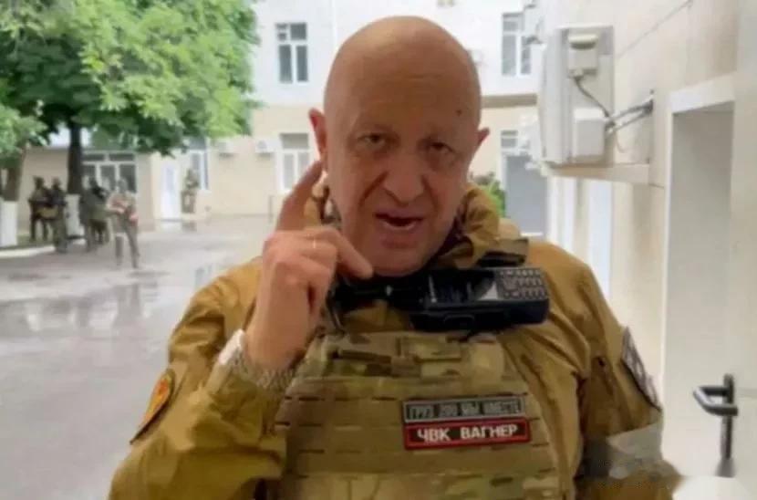 普京一席话说完，参会者纷纷点头，普里戈任带头说“不”！

来源:海峡快讯

瓦格