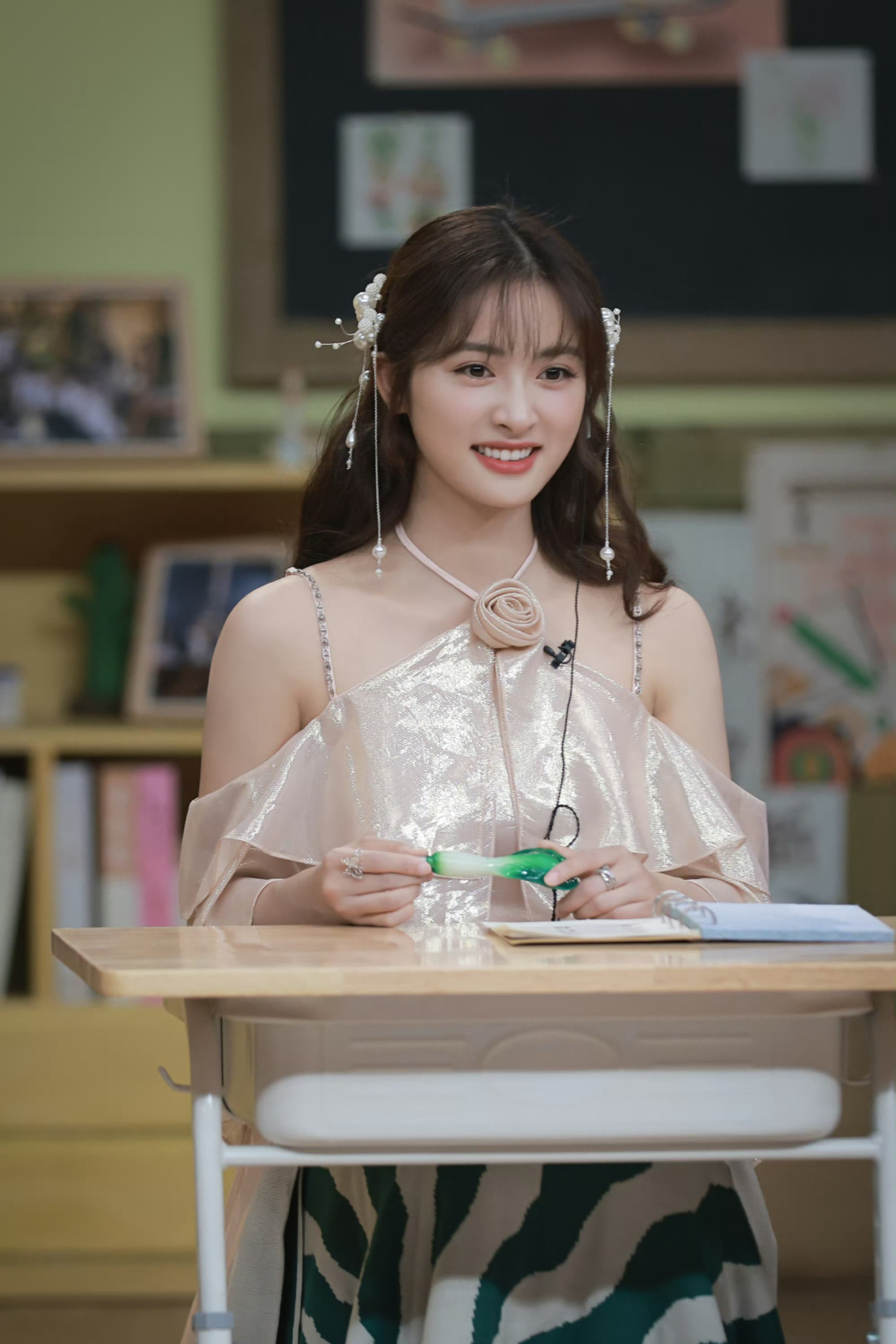 #沈月甜美公主风##沈月公主编发#哇塞 ​​​