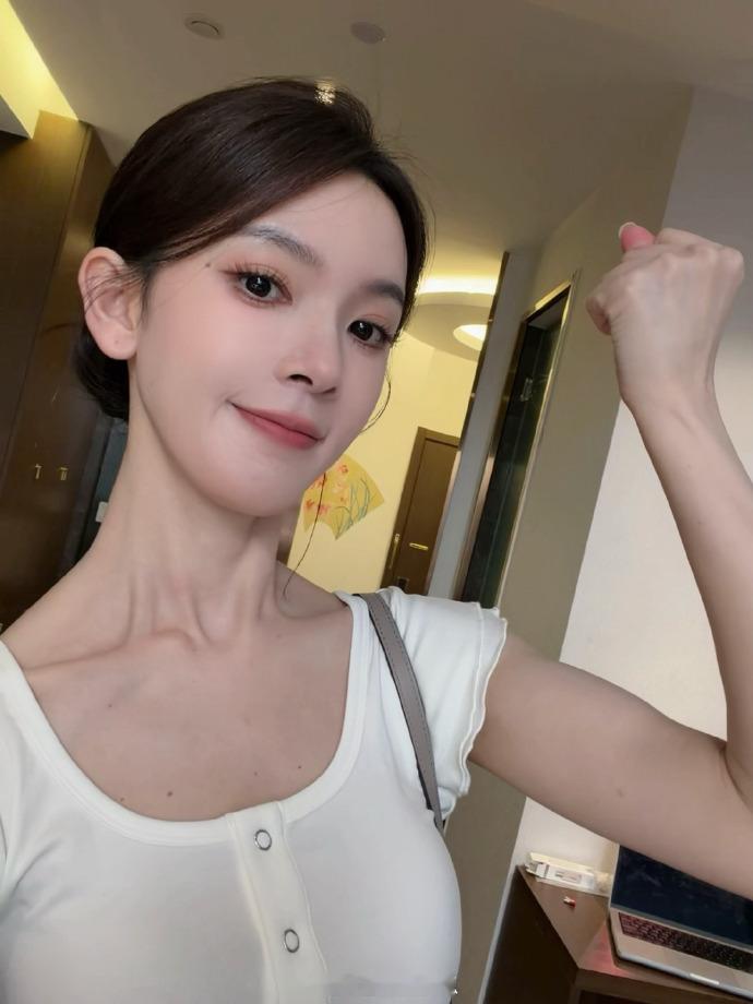 陈瑶月底进组陈瑶有新剧了 月底进组拍摄新剧的消息太振奋，陈瑶不断突破自我挑战多元