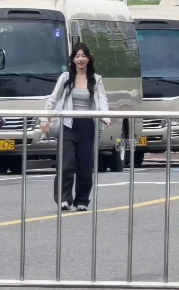 织星计划发力太猛，直接把差距拉开，粉丝和小彩虹双向奔赴！徐梦洁热度第三乘风202