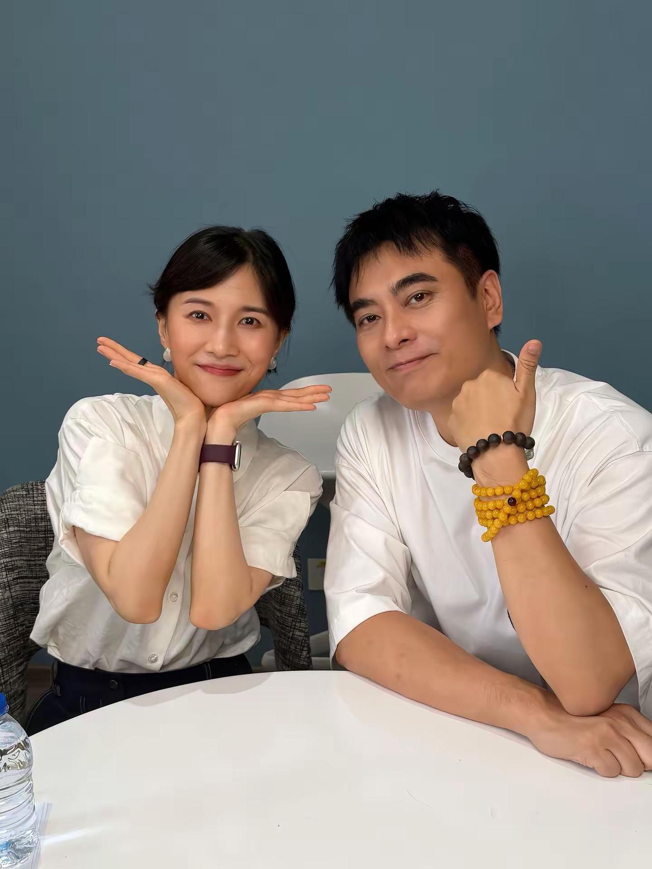 📢papi热烈欢迎本期来宾：陈龙👏。龙哥的好物看上去有些年头了🤔，希望这期