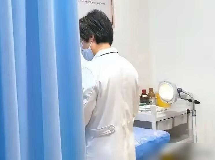 “万万没想到！”报道，浙江宁波，一女子因为有痔疮，排便后总觉得擦不干净，于是开始