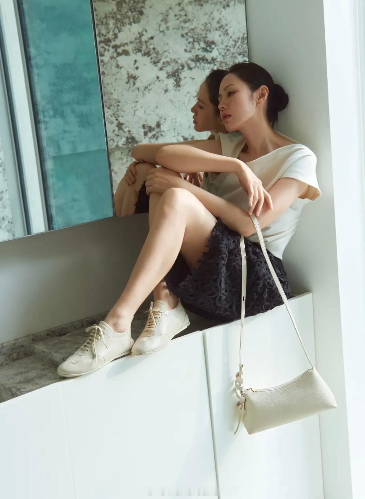 孙艺珍 孙艺珍  妈妈的新杂志温柔干练的中女形象 ​​​