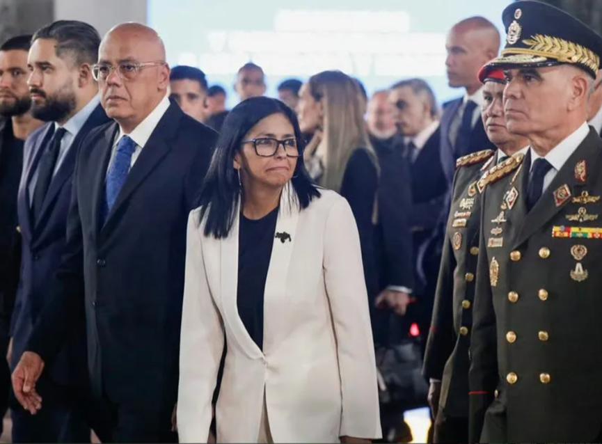 委内瑞拉代理总统已经彻底不装了，开始了“秋后算账”。消息称，罗德里格斯解除了国防