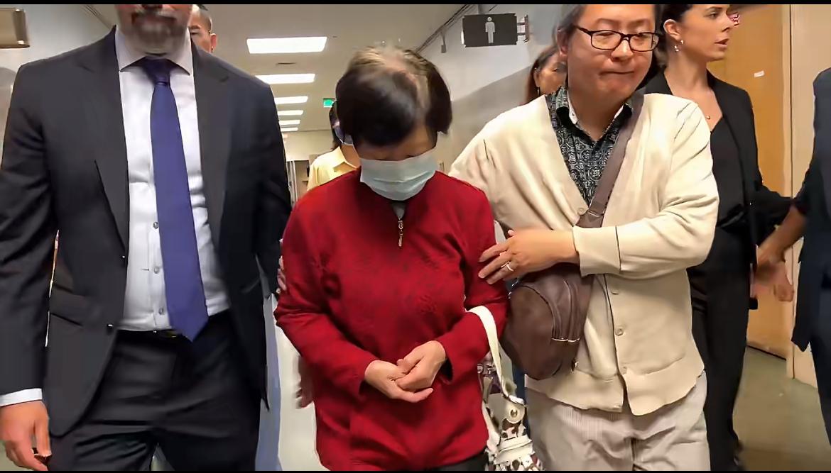 美国一华人老太超速撞死一家四口被判无罪释放，比较鸡贼的是在她肇事的两个月后，把名