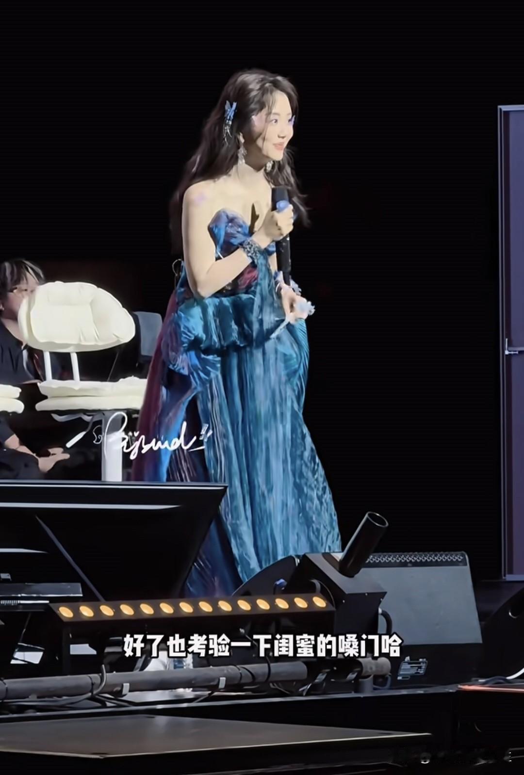 刷到韩国的松果，她身上那种特别的松韵感让我特别喜欢！ [赞][赞][赞]