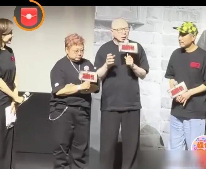 韩红一句话，直接把我整不会了，她说大家给冯导走个面儿。 我就纳闷了，人家住着北京