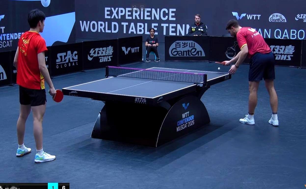 19岁，第一次打成人国际赛，就把世界前十的弗朗西斯卡拉下马。
 
七局血战，最后