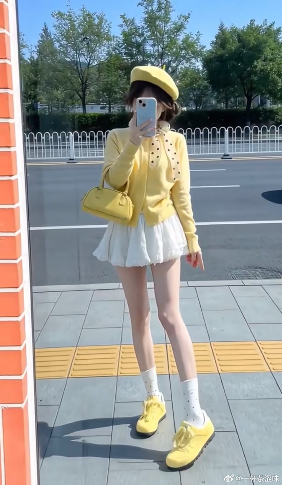 相中一身应援色穿搭，立马搜同款下单，好好看，穿这一身去看演唱会怎么样！ 