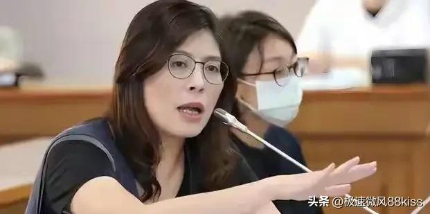 看来郑丽文此行具有重大的历史象征性意义，国共要进行三次合作了。
第一次国共合作是