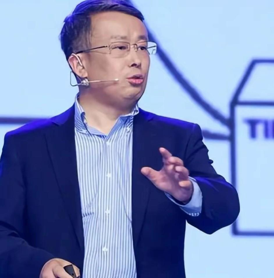 算力卡在实验室，

车间却跑出新路，

谁在替我们试错？


最近发现一个怪事：