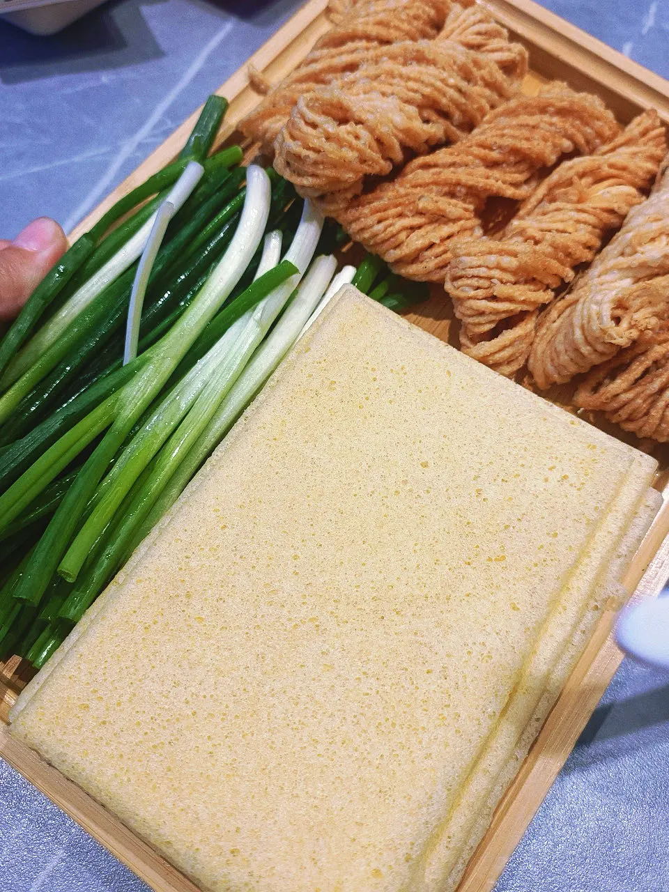 这口炒鸡，一吃一个不吱声！千万别错过！ 🍗 来临沂吃炒鸡，首选这家...