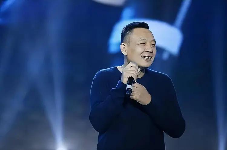 于东来最近高调招聘了30名刑满释放人员，针对此话题，我问了Deepseek，看D