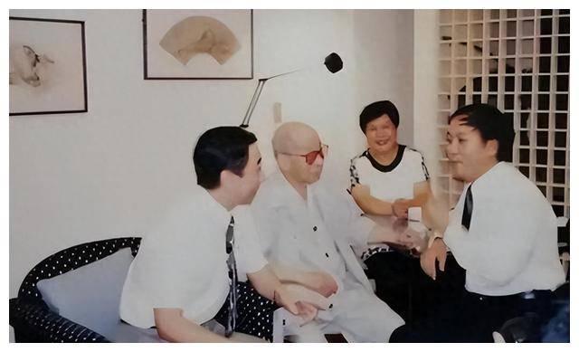 1993年，92岁的张学良在台北见到相声演员冯巩，当场愣住说不出话，两人素不相识