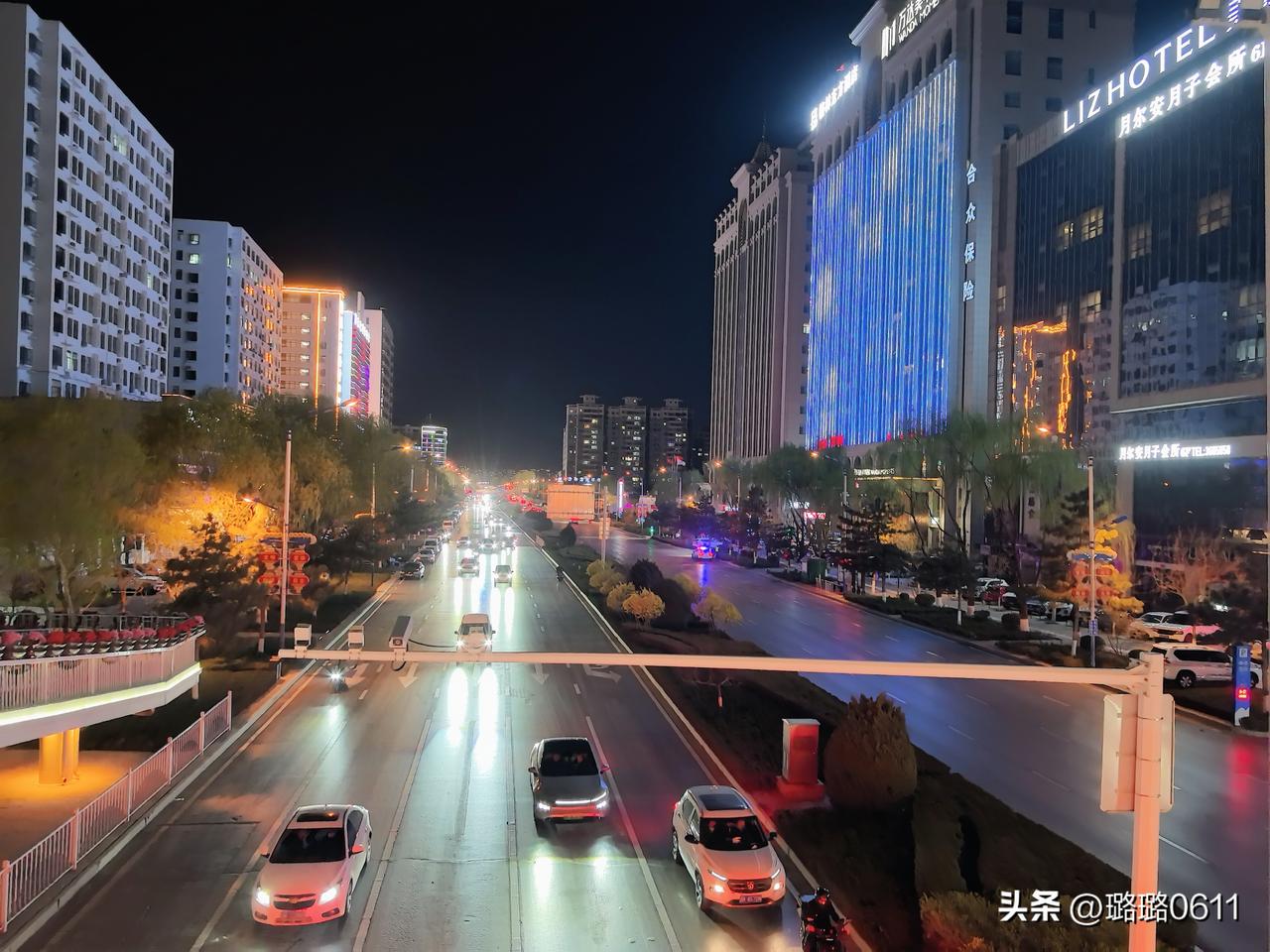 谁懂啊！这座小城的夜也太好逛了吧✨
 
真的被我大白银的夜景狠狠拿捏了！
 
第