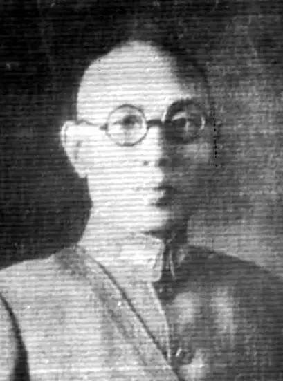 他是“九一八事变”的直接罪人，在抗战中创造了三个之最，少帅都甘拜下风，他就是东北