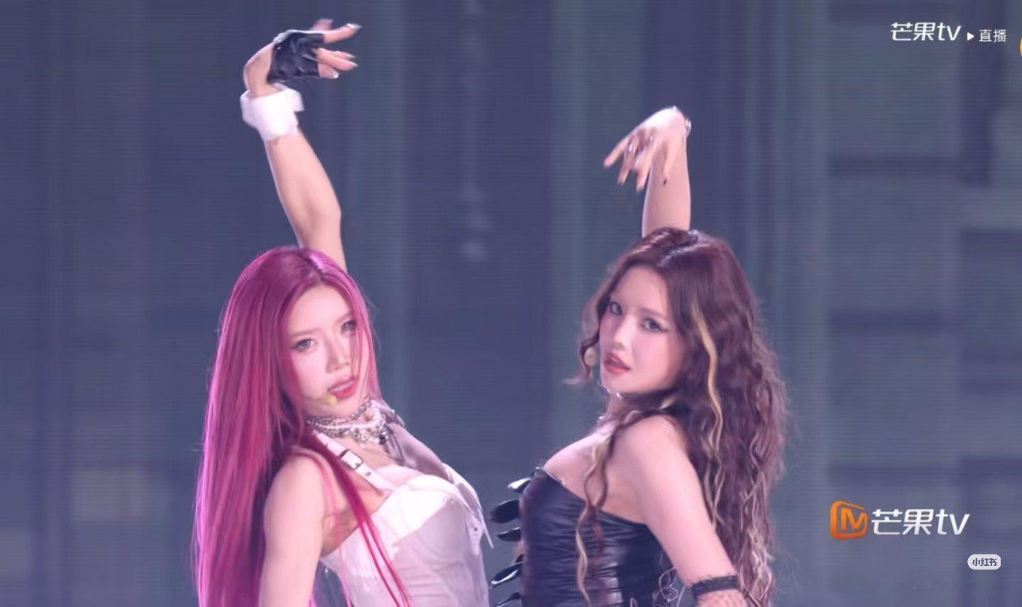 庄法安崎看得我好爽恋我癖！！！！夯爆了！！姐姐们真的是又美又帅！ 