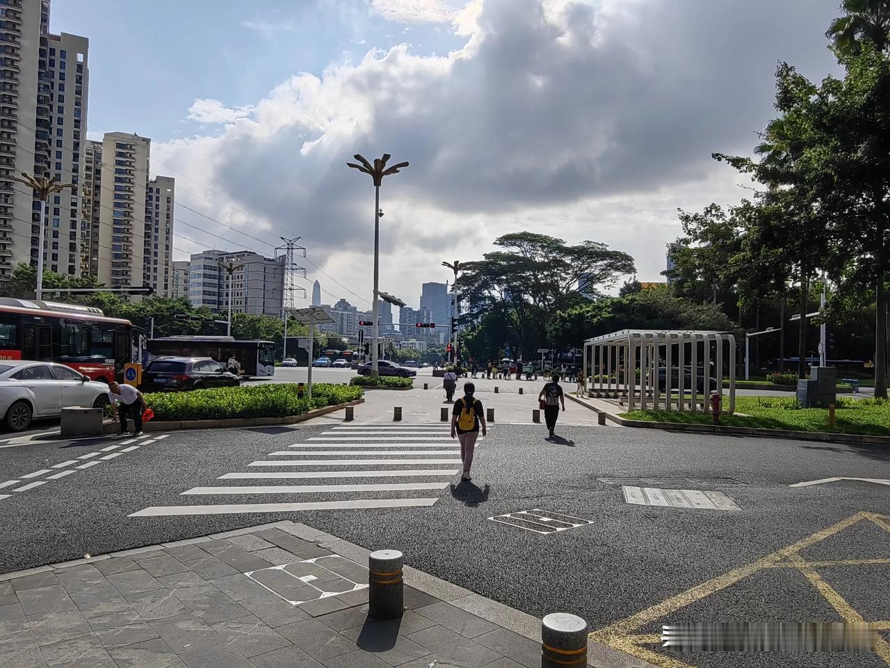 #你如何准确概括股市？#
现在的股市，政策以及政策底已经越来越明确，这一点毋庸置