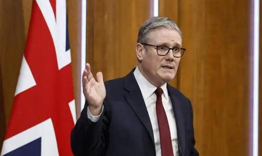 [微风]英国传来新消息！2026年3月30日，英国首相斯塔默宣布，他要在周一和壳